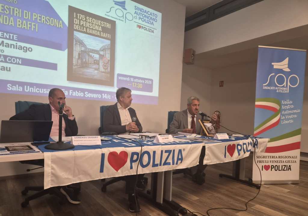Lorenzo Tamaro, Andrea Blau e Fabrizio Maniago al tavolo della presentazione.